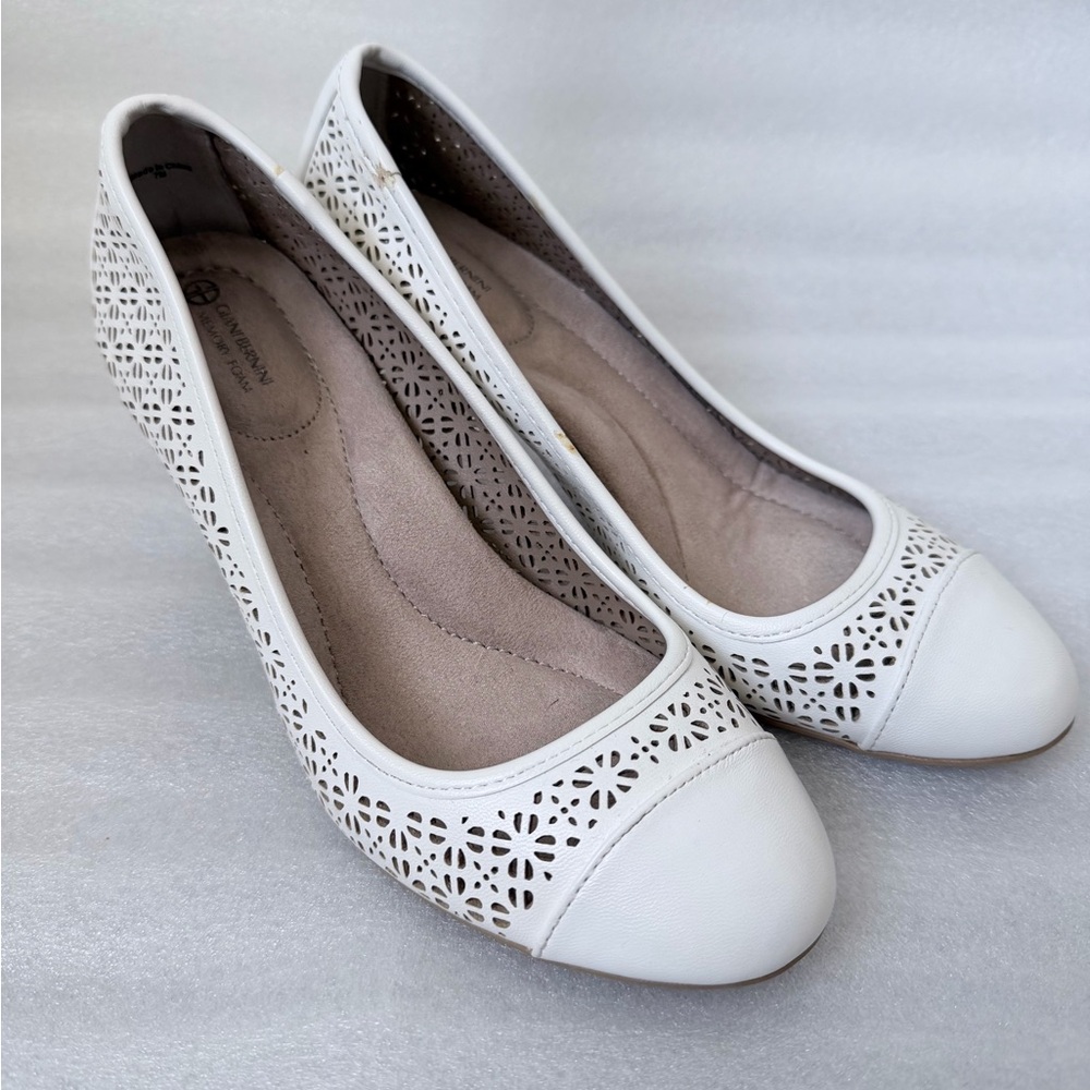 Giani Bernini White Memory Foam Heels with Floral Detail